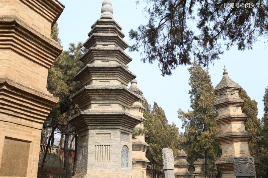 Zhengzhou: Private Guided Tour/Transfer to Shaolin Temple - Location and Activity Details