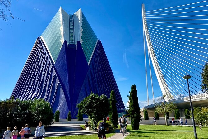 1 + 1 Discover Valencia Self Guided Cycling- and Walking Tour - Schedule