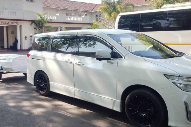 19 per Person Airport Transfer in Small Group, Minivan With AC
