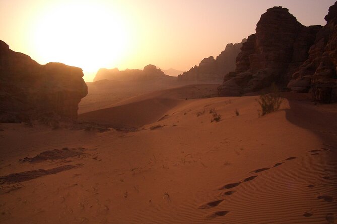 2-Day Hiking Adventure and Jeep Tour From Wadi Rum - Itinerary Details