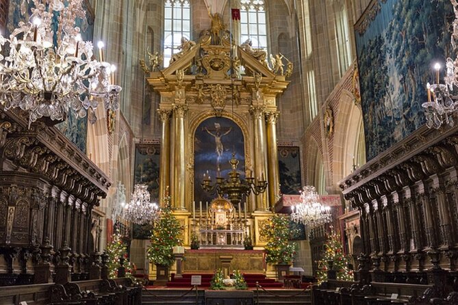 2 Days Tour in Wawel Hill, Jewish Quarter and Wieliczka With Guide and Lunch - Logistics and Transfers