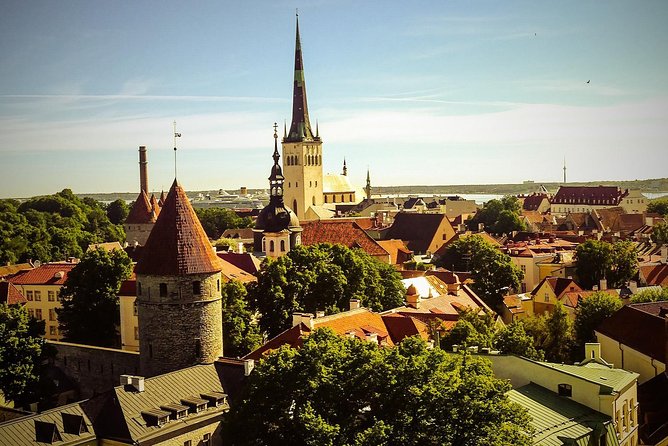 2-Hour Private Tour of Tallinn With Transport - Tour Highlights
