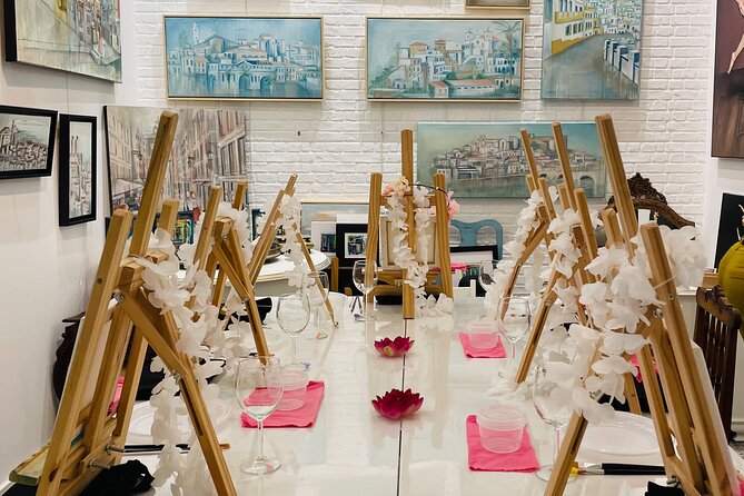 2H Wine Tasting and Painting in an Art Studio - Location Details