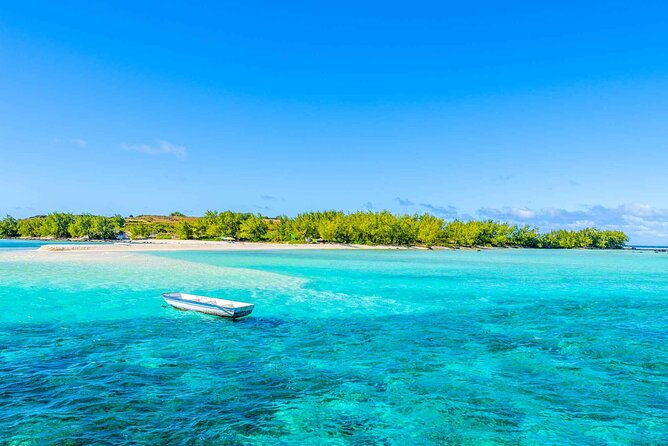 3 North Islands Catamaran Cruise With Lunch & Drinks on Island. - Activity Overview