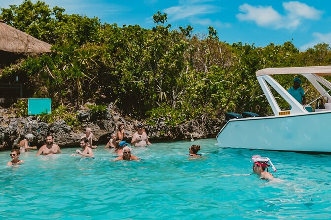 5 Islands Speedboat Cruise Incl. Snorkeling in Blue Bay + Lunch at Ile Aux Cerfs - Logistics