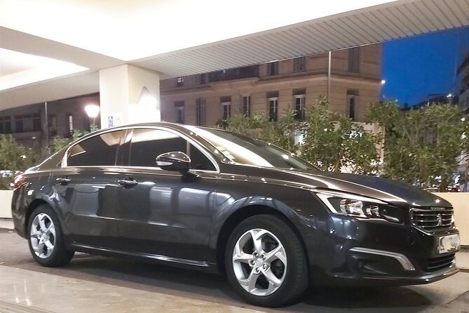 “Airport-Marseille Center Transfers: Luxury and Comfort VTC.”