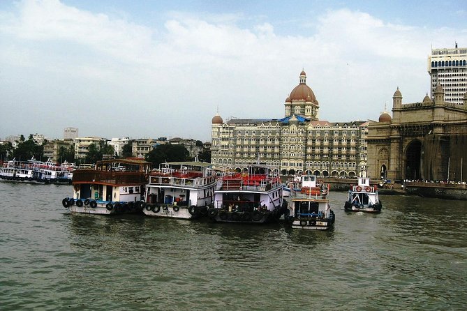 All in One-Combo of City, Dhobighat, Slum & Dabbawala With Ferry and Train Ride.