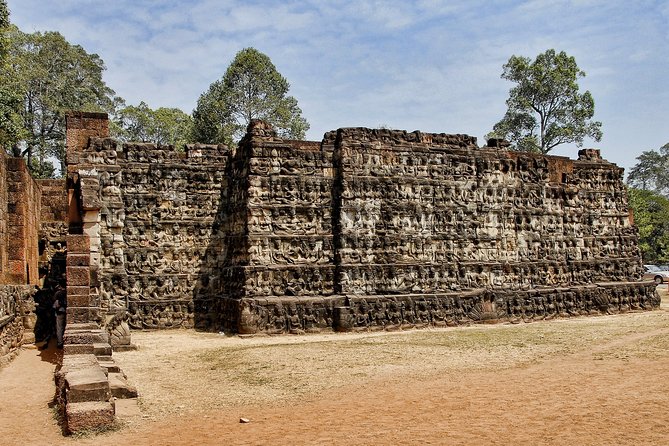 Angkor's Finest Examples in Brief - Pickup and Transfers
