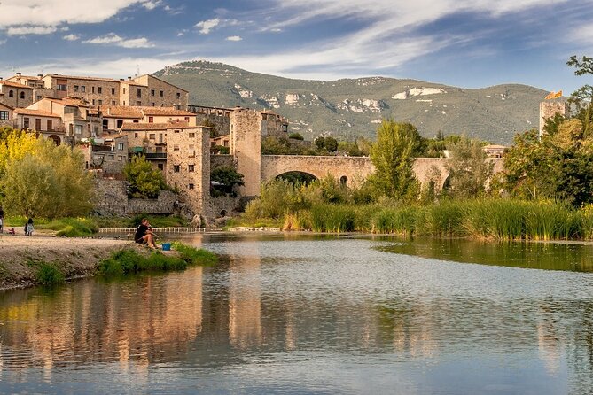APP Audioguide Besalú - Location and Meeting Point