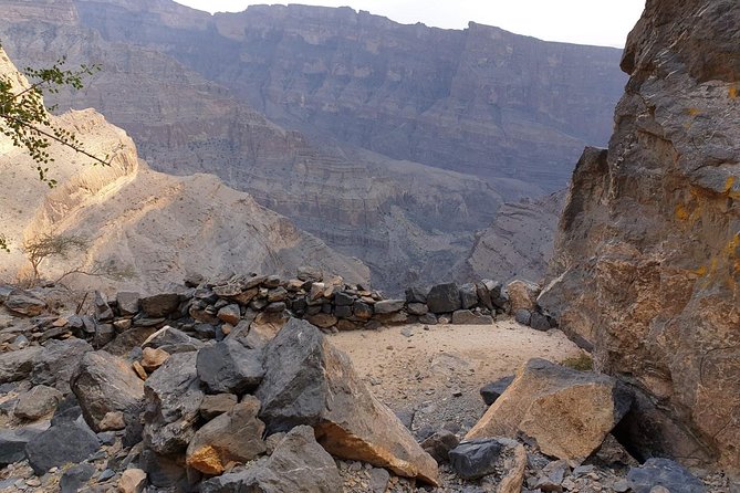 Balcony Walk at Jebal Shams + Authentic Omani Lunch - Activity Overview