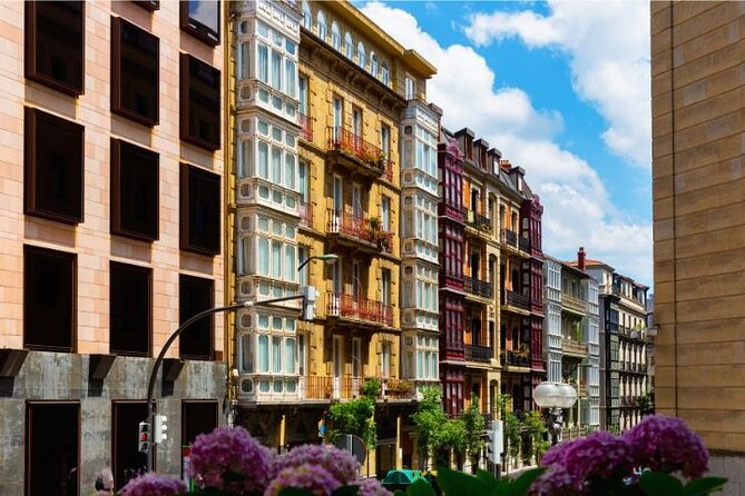 Bilbao : Private Custom Walking Tour With a Local Guide