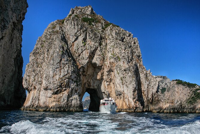 Boat Tour to Visit Capri With Transfer Included