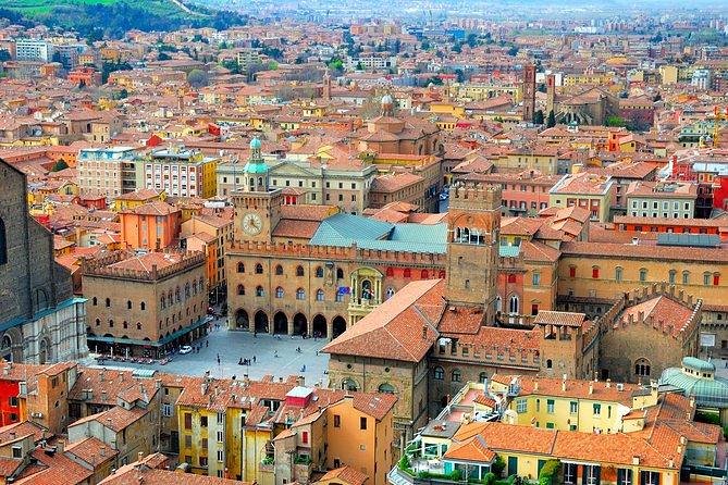Bologna: 2-Hour Private Guided Walking Tour