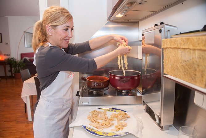 Cesarine: Market Tour & Dining at a Locals Home in Verona - Experience Details