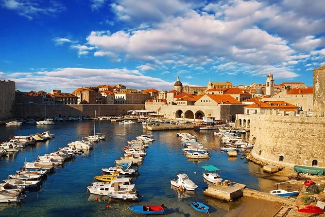Departure Private Transfers: Dubrovnik to Dubrovnik Airport DBV in Business Car
