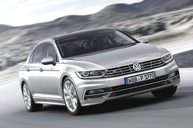 Departure Transfer: Warsaw to Chopin Airport WAW by Van - Drop-off Point