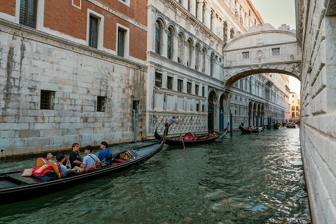 Doges Palace & Basilica Tour With Gondola Ride