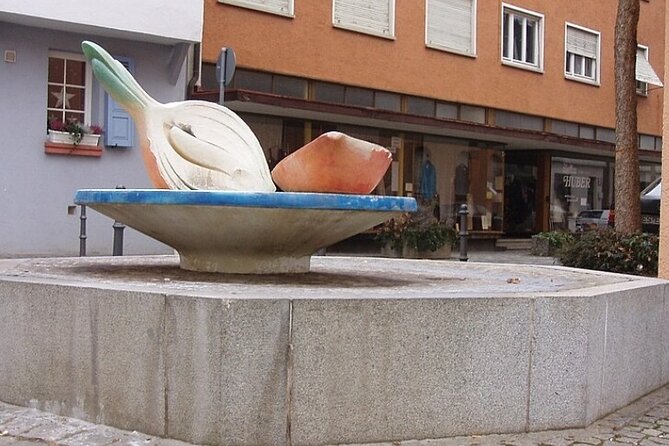 Esslingen Fountain Tour With Picnic From a Locals Perspective - Fountain Tour Highlights