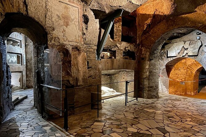 Express Shared Tour of the Catacombs of Rome With a Guide - Tour Highlights