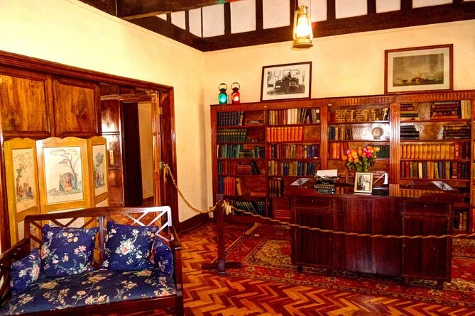 Full Day Tour in Karen Blixen, Giraffe Center and Bomas of Kenya - Tour Itinerary and Highlights