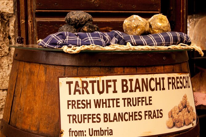 Gubbio Private Walking Tour With Food Tasting - Food Tasting Experience