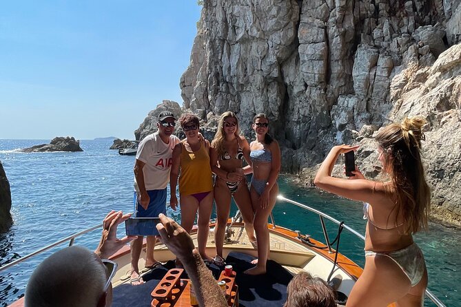 Half Day Private Boat to Elaphiti Islands - Boat Amenities