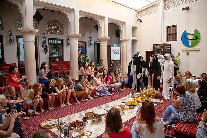 Heritage Tour and Traditional Emirati Lunch - Tour Features
