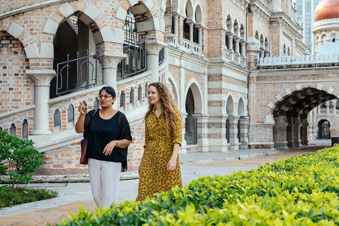 Highlights & Hidden Gems With Locals: Best of Kuala Lumpur Private Tour