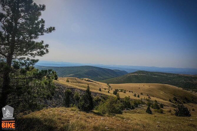 Hiking: Velika Vlajina (ČAbulja 1780m Above Sea Level) - Meeting and Pickup