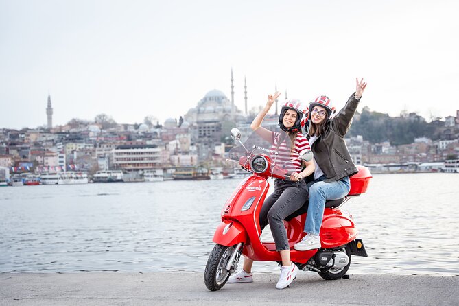 Istanbul Vespa Tour With Professional Photoshoot