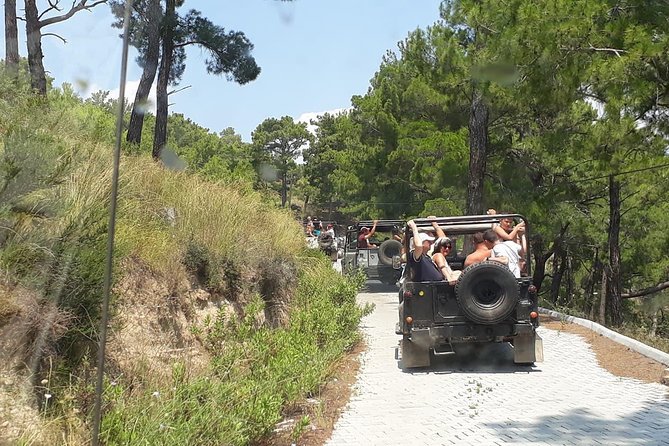 Jeep Safari From Side
