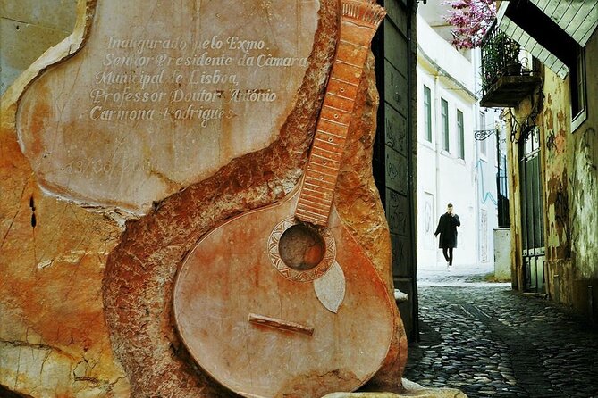 Lisbon Private Tour by Tuktuk + Live Fado Dinner (Included) - Meeting and Pickup Details