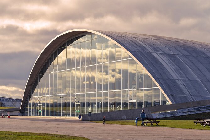London to Duxford Imperialwarmuseum, Fun History Culture Memories - Customized Cultural Experience