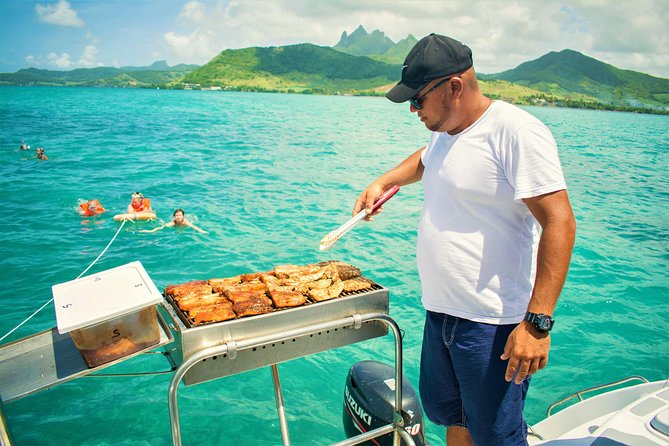 Luxury All-Inclusive Catamaran Cruise to Ile Aux Cerfs and GRSE Waterfall - Meeting and Pickup Information
