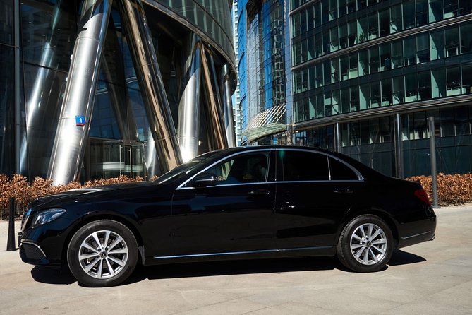 Luxury Transport From/To Warsaw – Vilnius / International Airport by Private Car
