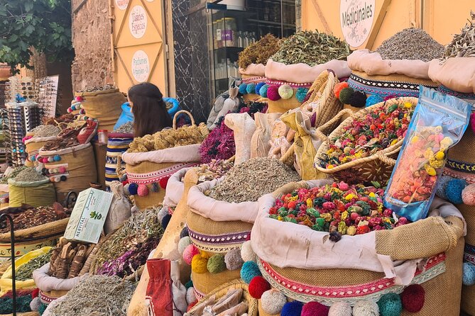 Marrakech Souk Shopping Tour: Uncover Medina Treasures - Souk Exploration With a Local Guide