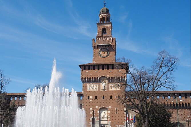 Milan Scavenger Hunt and Sights Self-Guided Tour