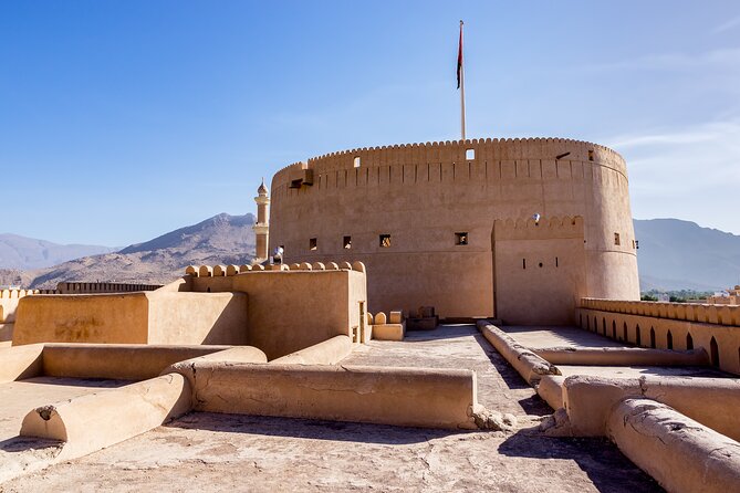 Nizwa & Al Hamra Guided Tour With Hotel Pickup and Drop-Off - Pickup Information