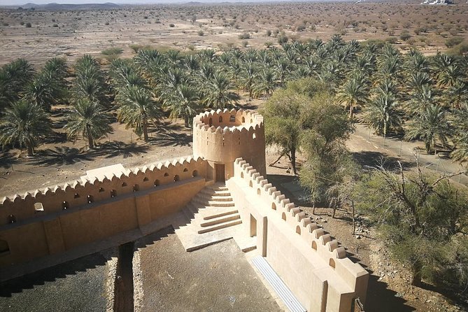 Nizwa and Jabrin Day Trip (English)
