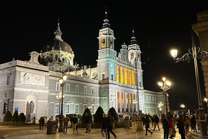 Off-the-crowds Highlights of Madrid at Night Private Guided Tour - Start Time and Duration