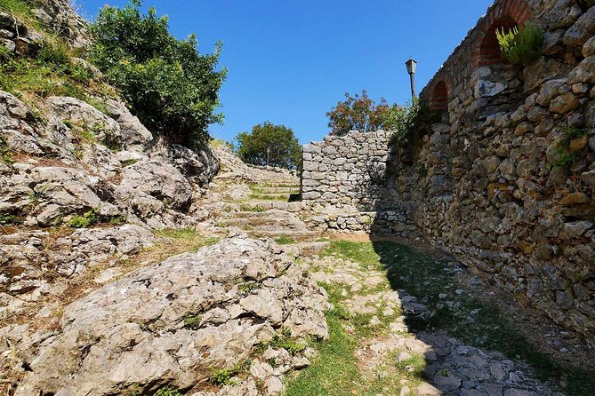 Petrele Castle Tour - Tour Details
