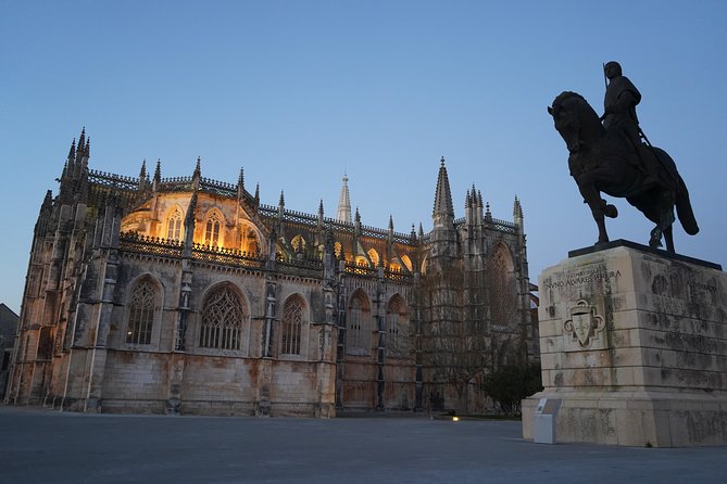 Portugal's Treasures: Óbidos, Nazaré, Alcobaça, Batalha, Fátima - Historical Charm of Óbidos