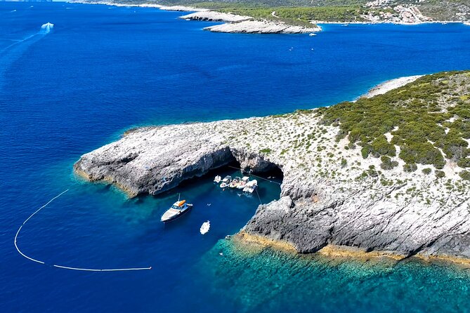 Private 4 Caves and KomižA Speedboat Tour From Split - Meeting and Pickup