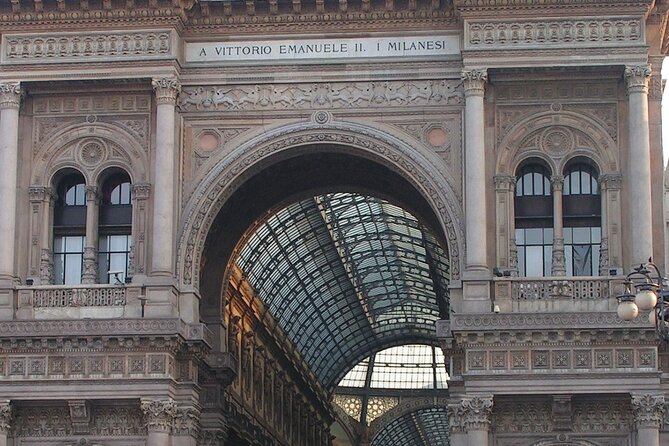 Private Audio Guided Walking Tour in Milan