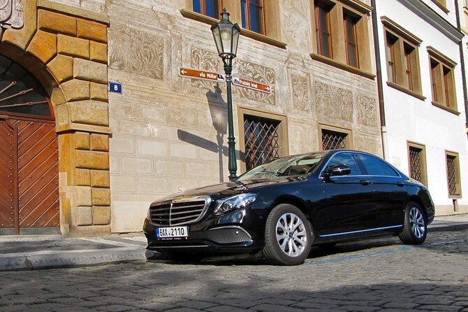 Private City Transfer in Prague: Hotel - Restaurant or Theatre - Hotel - Service Details