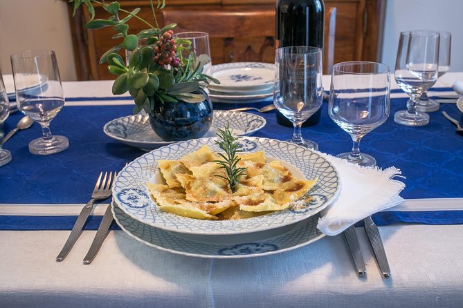 Private Cooking Class at a Cesarinas Home in Cortona
