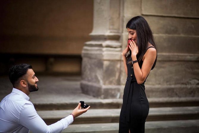 Private Photo Session With a Local Photographer in Livorno