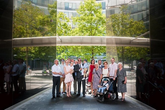 Private Photo Session With a Local Photographer in Warsaw - Meeting and Pickup Information