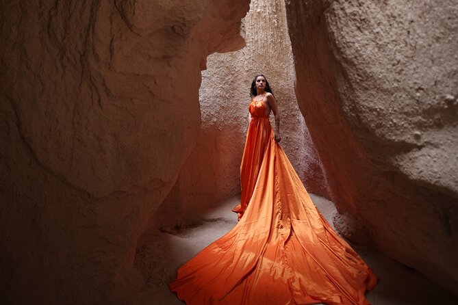 Private Photo Shoot in Cappadocia With Balloon and Dress