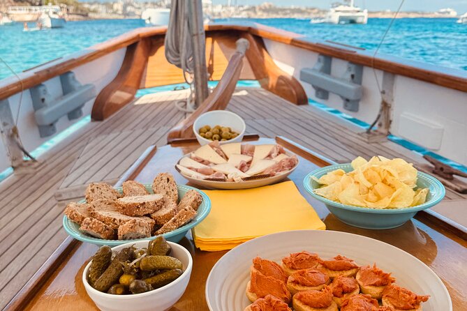 Private Sailboat Excursion Through the Bay of Palma - Meeting Point